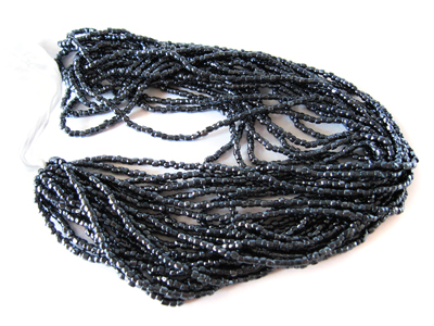 3CUT へマタイト（9/0）チェコ製シードビーズ 約4.7ｍ 糸通し