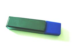 マグネット付ニードルケース（裏）