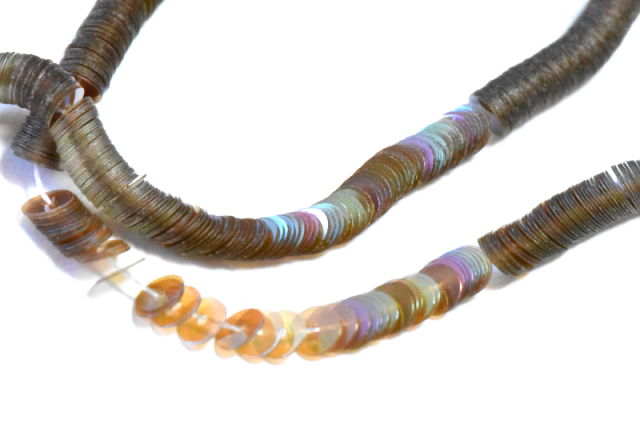 【糸通しスパンコール】 4mm平丸　アイリスベージュ#3167